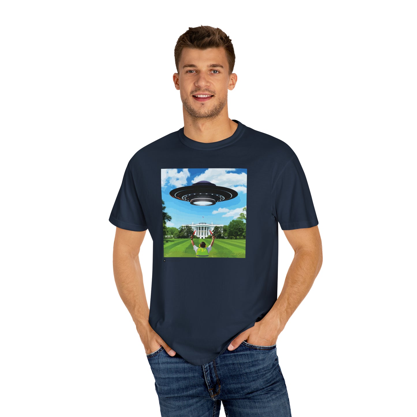 UFO Landing on The White House Lawn T-Shirt
